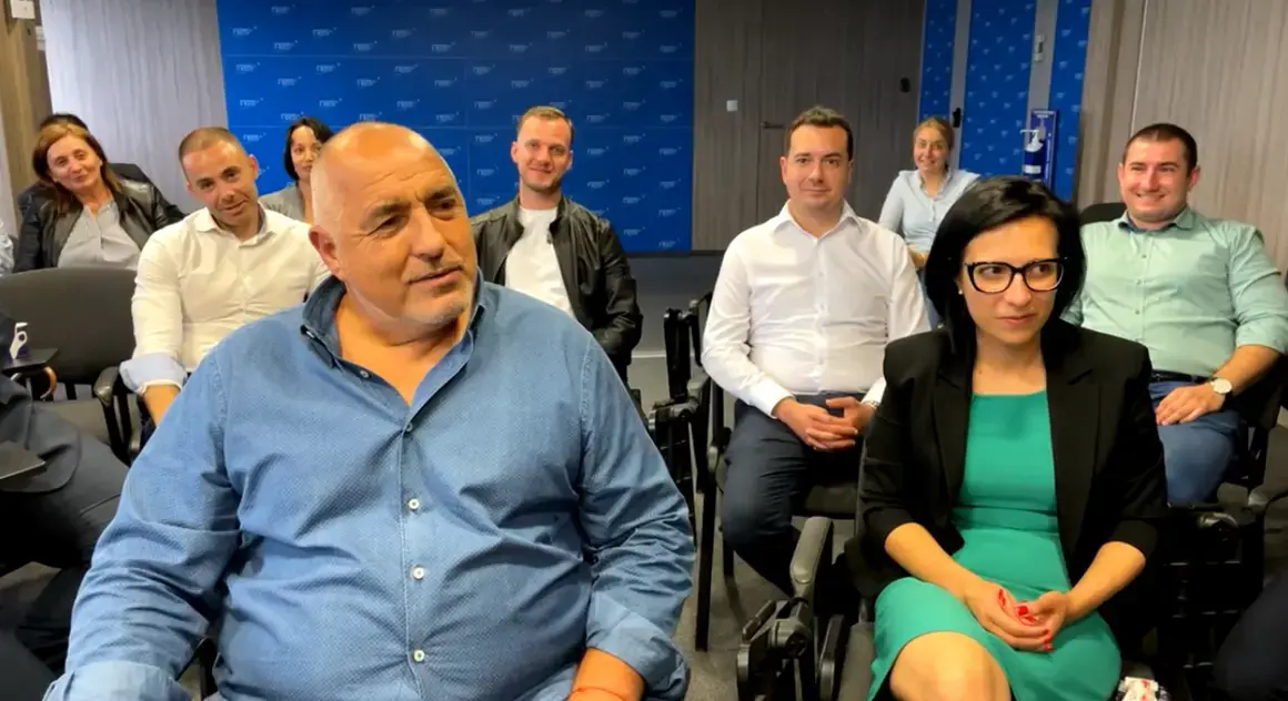 Борисов събра активисти от ГЕРБ на рождения си ден и ги призова "да не се подвеждат" от "омразата на Радев"