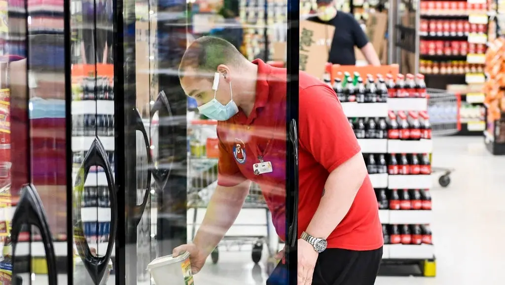 Ваксинирани и преболедували Covid-19 ще работят без маски в малки колективи