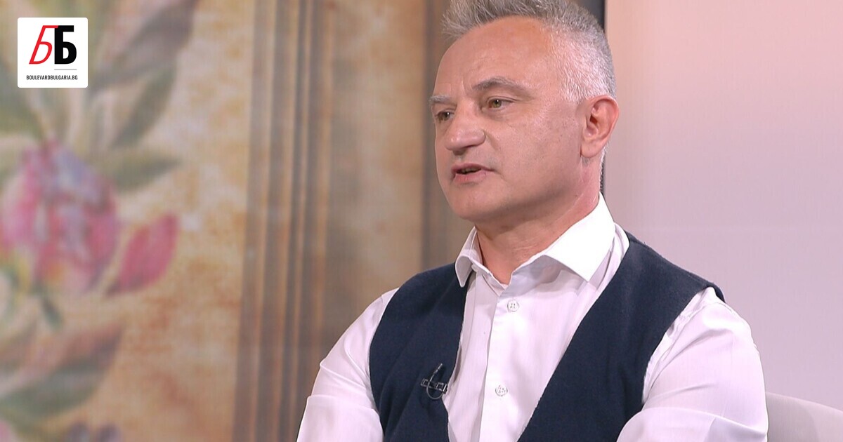 Писателят Захари Карабашлиев е подал снощи оставка от поста главен