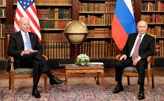 Путин направи "комплимент" на Тръмп, като обяви, че предпочитал Байдън за президент на САЩ