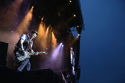 Джони Деп: хлапето с китара, което обича да свири от сенките