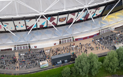 Примерът на Лондон: Футболните клубове превръщат стадионите си в гигантски ваксинационни центрове