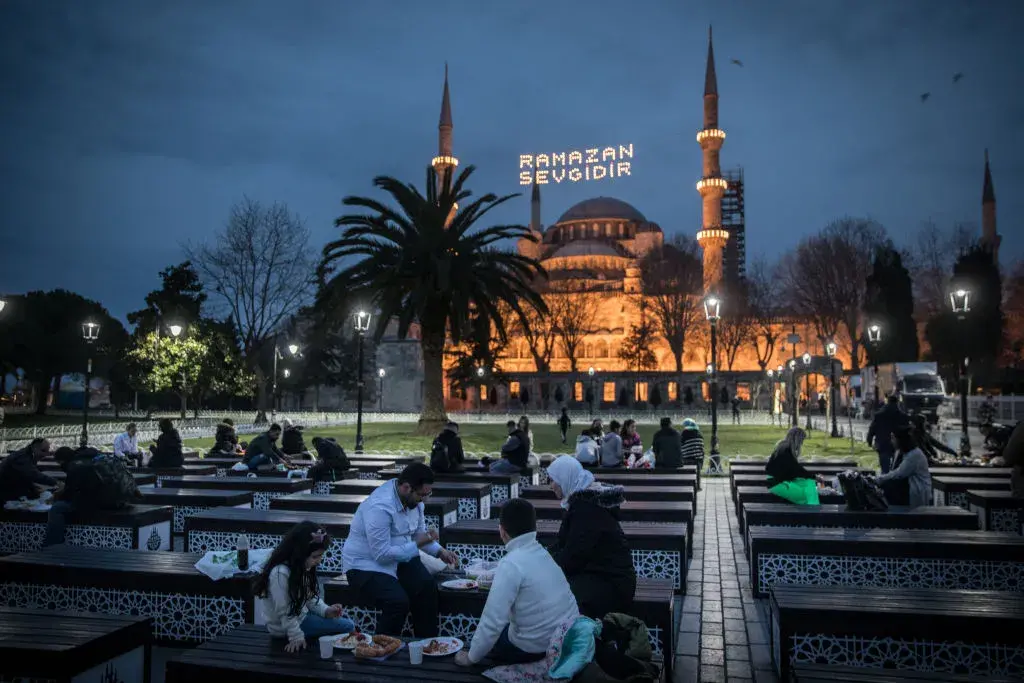 Сутрешни новини: Свижданията в болници отново са разрешени; Турция премахва вечерния час от 1 юли