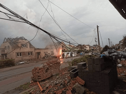 Сутрешни новини: 150 ранени и големи разрушения след торнадо в Чехия; Нови опашки на ГКПП "Кулата"