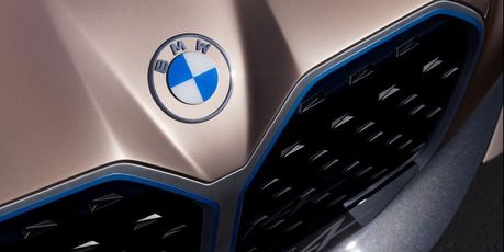 BMW смени логото си с "прозрачно"