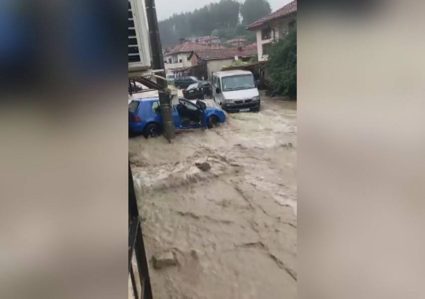 Мъж загина при бурята в Златарица, Котел беше наводнен
