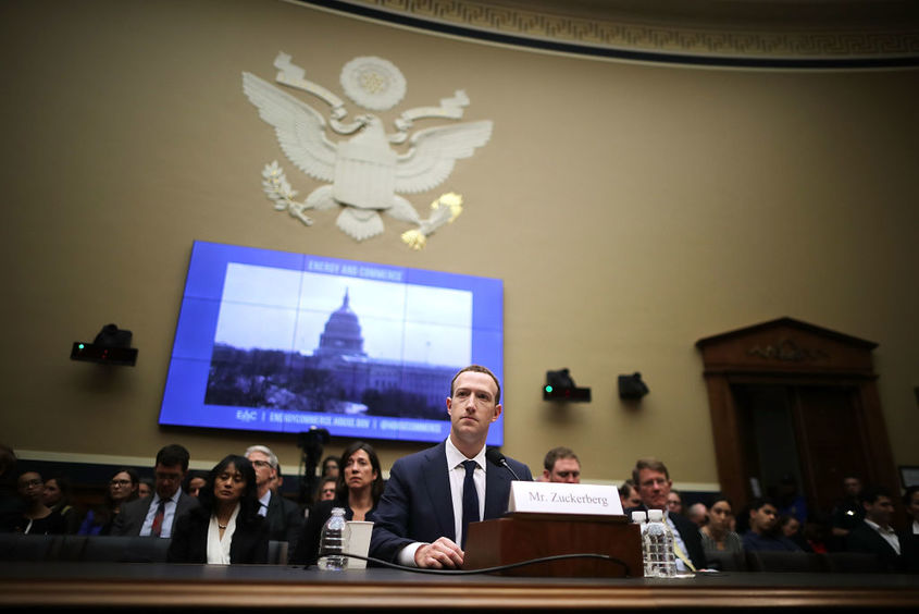 Решение на американски съдия вдигна за първи път пазарната стойност на Facebook до над 1 трлн. долара