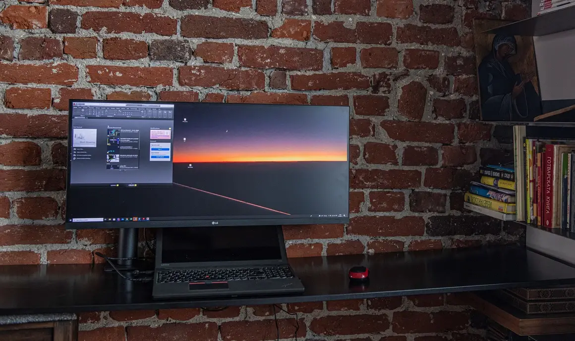 UltraWide Ergo на LG не е лъжица за всяко бюро 