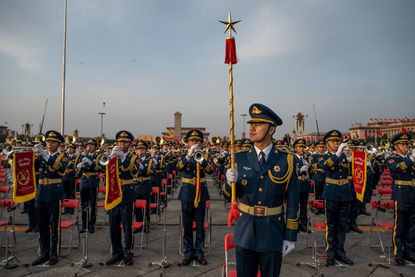 100 години комунизъм: Китай празнува с паради и пропаганда в училища 