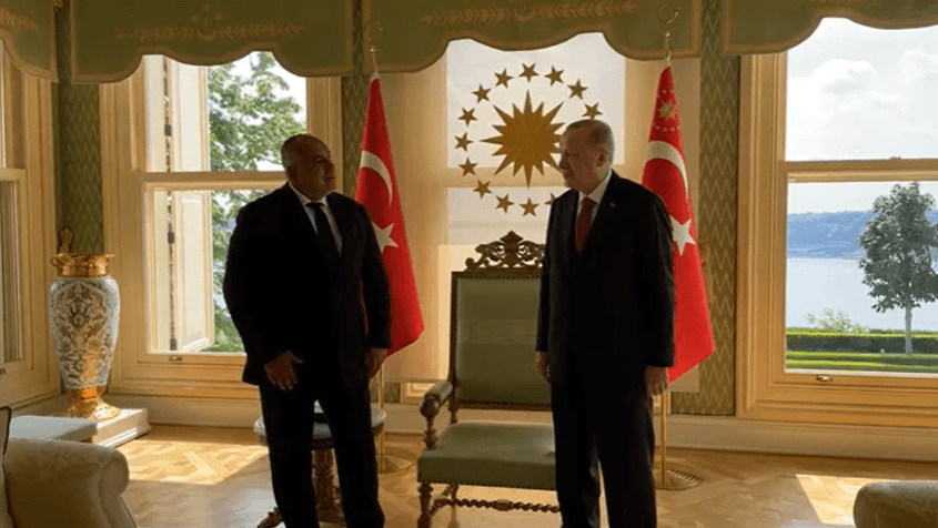 Борисов изненадващо се появи на среща с Ердоган в Турция