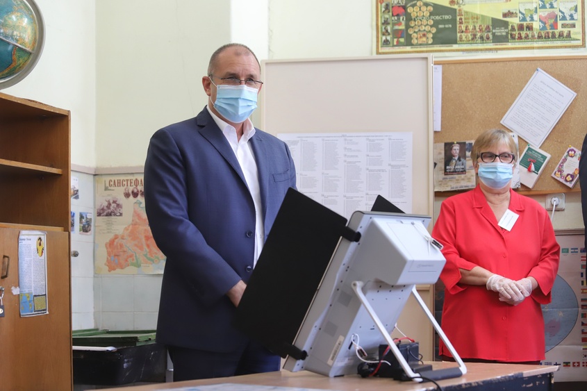 Избори 2 в 1: Румен Радев ще насрочи парламентарния вот на 14 ноември