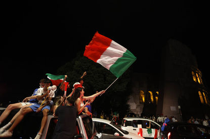 Италия празнува завръщането на европейския футболен трон