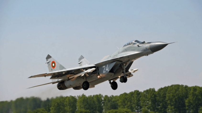 Основната версия за катастрофата на МиГ-29 е загуба на ориентация от страна на екипажа
