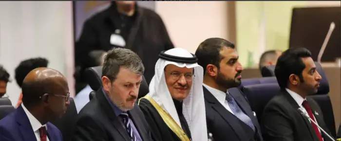 Петролът удари 30-годишно дъно, златото тръгва нагоре