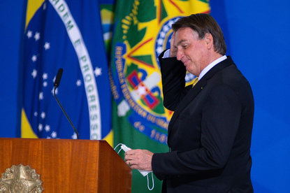 Президентът на Бразилия Жаир Болсонаро е приет в болница след 10-дневно хълцане