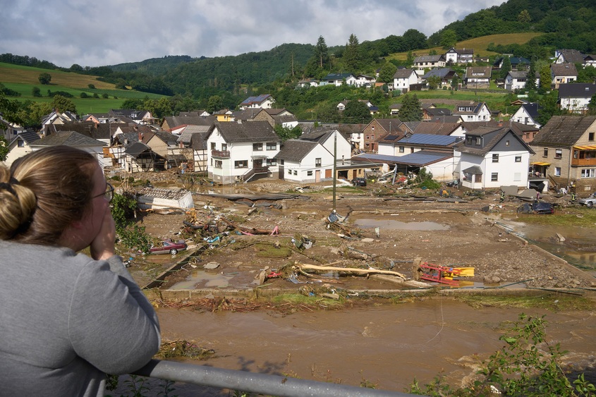 70 жертви и стотици безследно изчезнали след тежки наводнения в Германия и Белгия (обновена)