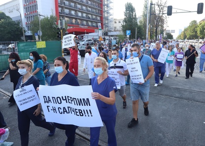 "Пирогов" отново на протест за оставка на Кацаров, медиците имат и ново искане