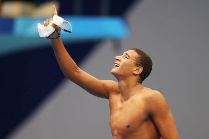 18-годишен тунизийски плувец изненада всички в Токио със златен медал - дори самия себе си