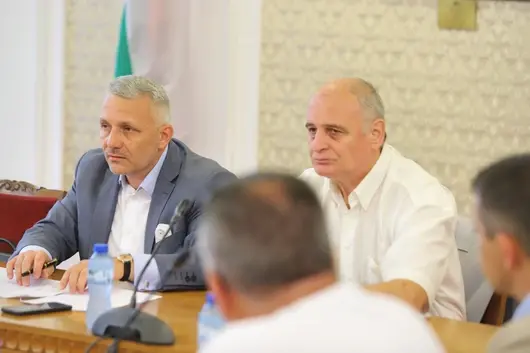 Хаджигенов: Ако цената за сваляне на Гешев е да говорим с ДПС, ще разговаряме с тях за третия мандат
