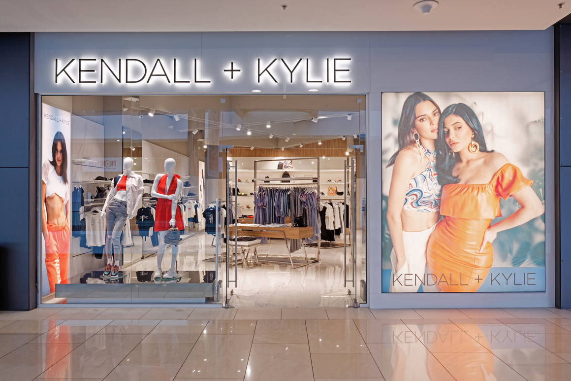 Магазинът на Kendall + Kylie в Ринг мол София е първият монобранд бутик в Европа