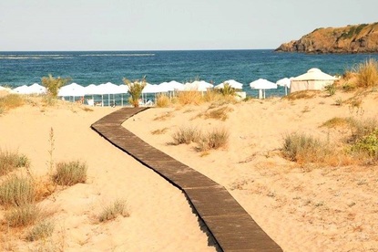 Две министерства: Забраната за шатри в свободната зона на плаж "Смокиня" е незаконна
