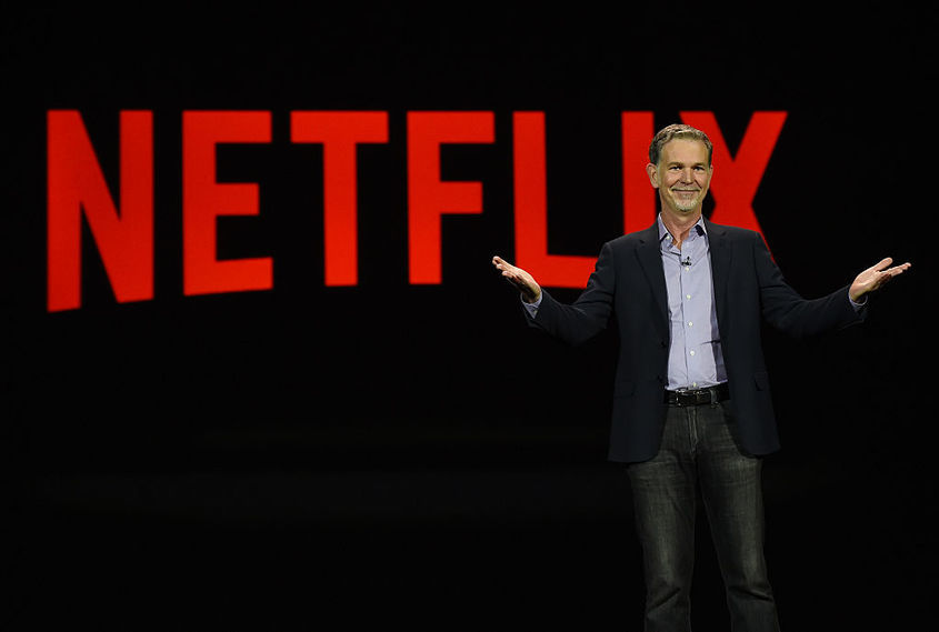 Съоснователят на Netflix се оттегля, но абонатите на услугата се увеличават