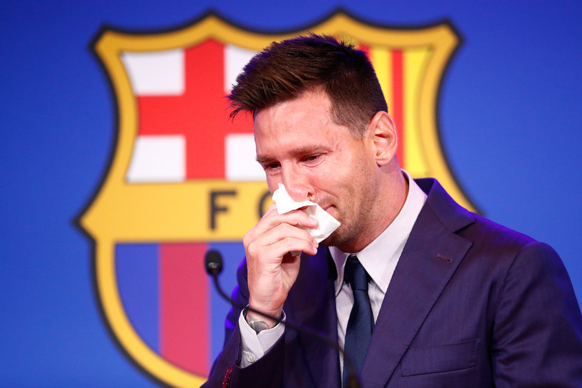 Лионел Меси плаче - напуска Барселона