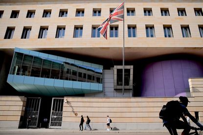 Арестуваха служител на британското посолство в Берлин заради шпионаж в полза на Русия