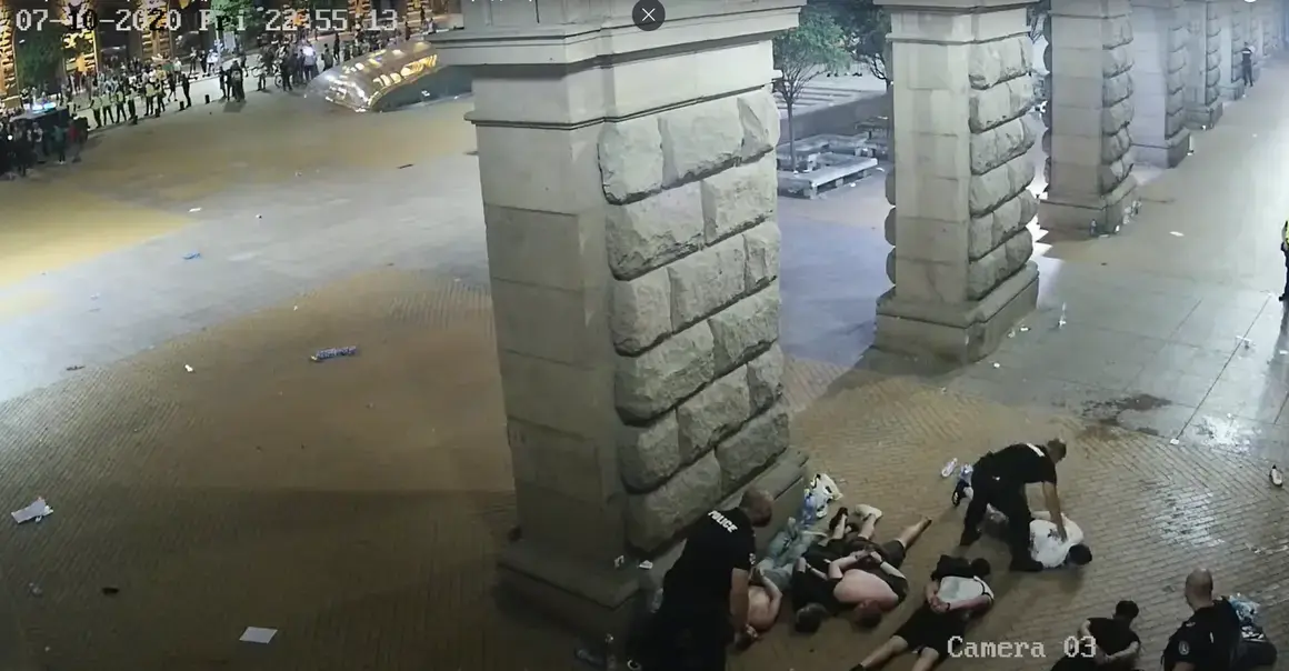 НС показа брутални кадри на насилие над протестиращи, крити от НСО цяла година