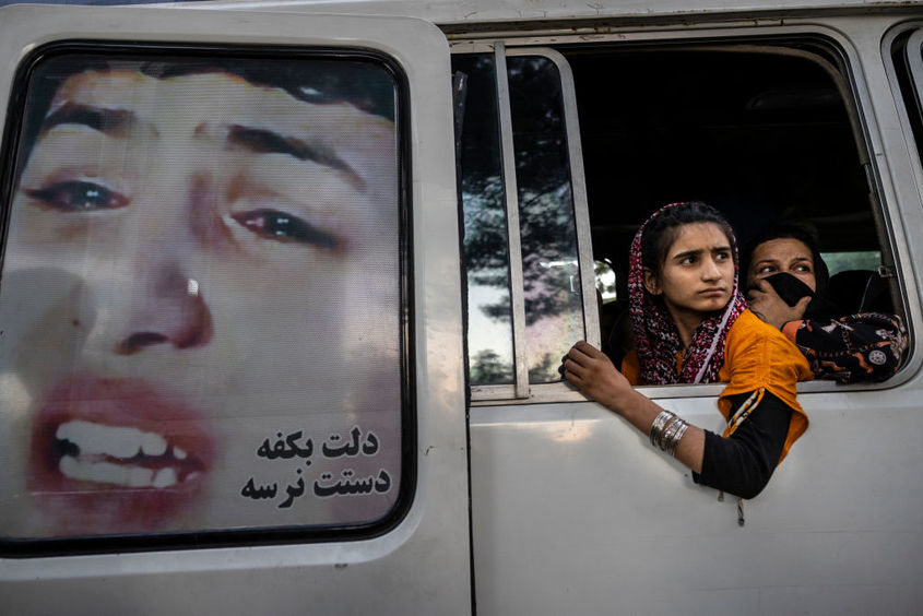 Кабул падна пред талибаните: Една 20-годишна мисия се срина в рамките на ден
