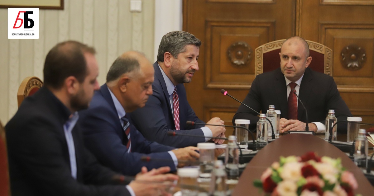 Спиране на разпореждането на новата власт културните институции като театри,