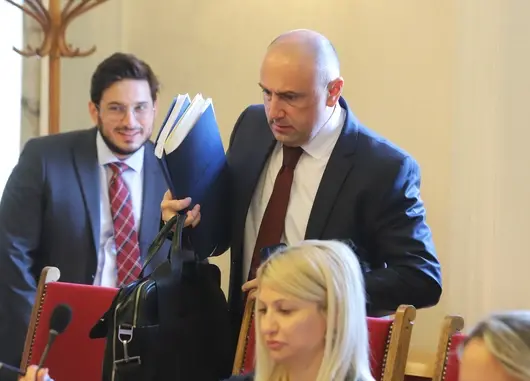 Депутатите се отказаха да избират нов управител на БНБ, докато не се излъчи редовен кабинет