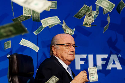 След най-големия корупционен скандал във футбола: САЩ помогна на ФИФА да си върне над 200 млн. долара