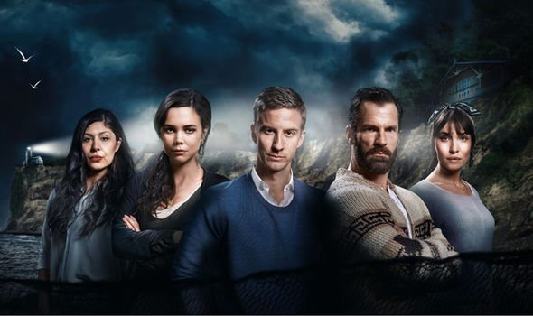 <p><strong>Черно езеро III</strong></p>
<p><strong>HBO GO: 03.09</strong></p>
<p><strong>HBO2: 26.10 в 00:00 ч.</strong></p>
<p>Тес е момиче от малък град, което придружава гаджето си Лео до изоставена фабрика в шведска гора, където той и приятелите му са домакини на най-голямото скандинавско събитие LARP (ролева игра на живо). Всички участници, с изключение на Тес, са професионални играчи на LARP, а тя се опитва да се впише сред тях.</p>
<p>Когато приятелите не се подготвят за събитието, купонясват с барбекю край езерото. Въпреки предупреждението на пазача, групата стартира електрическата система на изоставената фабрика. Това, което не знаят, е, че там е станало ужасно човешко жертвоприношение, и когато включват захранването, събуждат злата сила в сградата.</p>
<p>Това, което започва като игра, скоро се превръща в битка за оцеляване, където никой не знае на кого да се довери - приятелите стават врагове.</p>