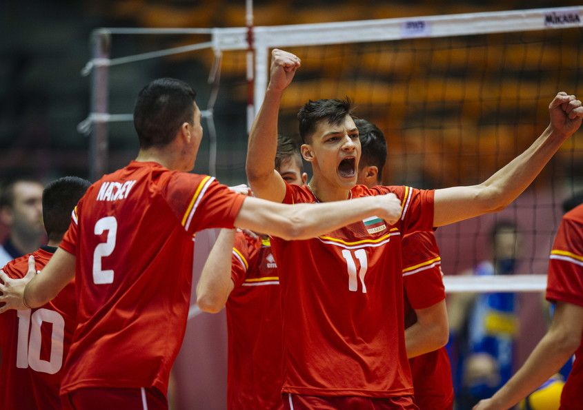 Победа над Италия класира младежките национали по волейбол на световен полуфинал