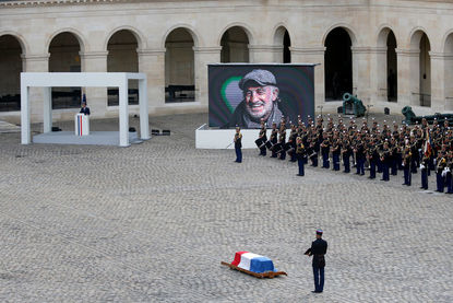 Макрон и цяла Франция се сбогуваха с кино легендата Белмондо