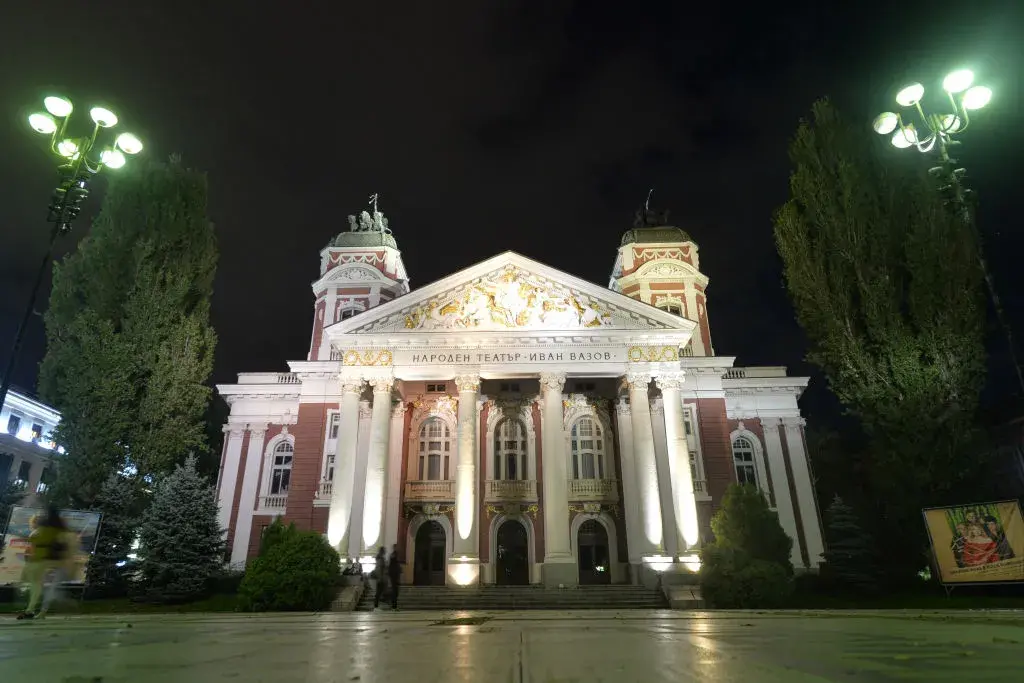 Преговорите за коалиция: 1,5% от БВП за култура, но "ако има пари". Инхаус поръчките се ограничават