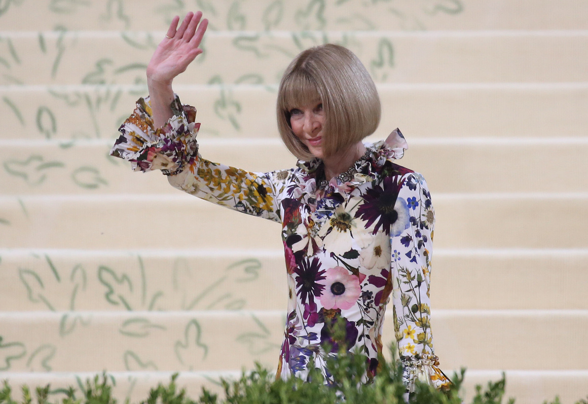 <p>Вечната <strong>Ана Уинтур</strong> - главната редакторка на Vogue - ръководи Met Gala от 1995 г. насам с кратко прекъсване. </p>