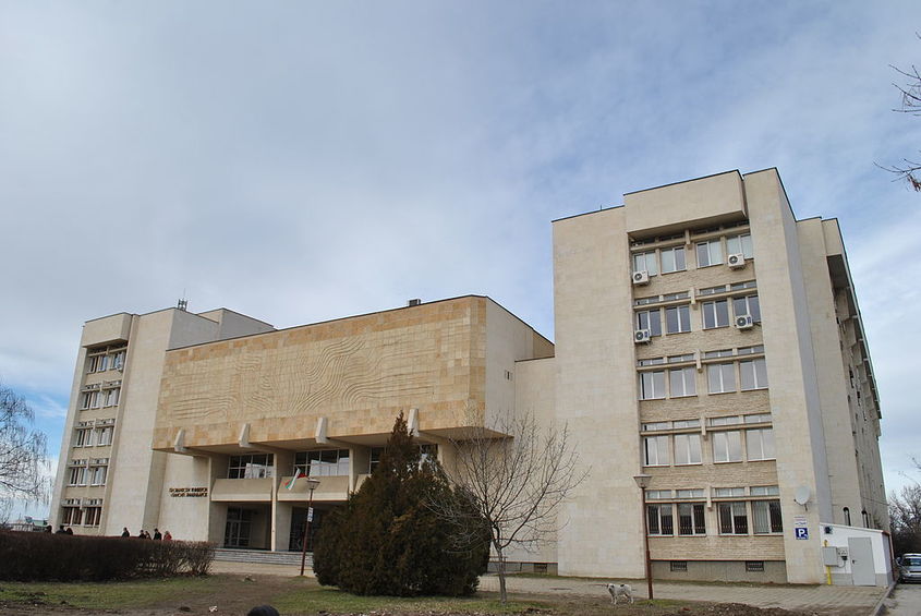 Ректорът на Пловдивския университет е обявил 166 001 лв. от заплати за 2020 г. 