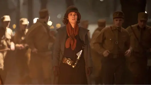 Babylon Berlin 4: Германия потъва в бездната след края на Лудите '20    