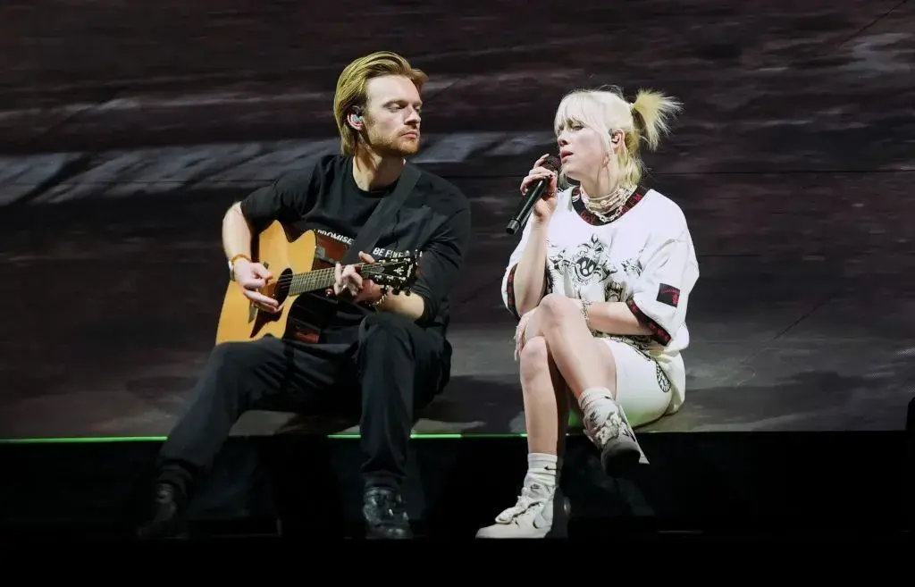 Били Айлиш променя модата - пуска нови "веган кецове" в партньорство с Nike