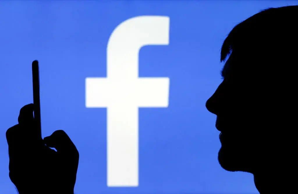Facebook, Instagram и WhatsApp се сринаха за 6 часа