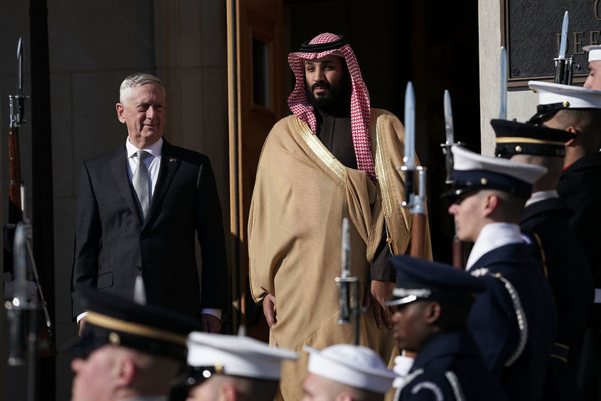 Противоречивият саудитски принц Бин Салман успя да си купи клуб от Висшата лига