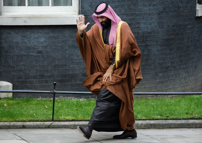 Противоречивият саудитски принц Бин Салман успя да си купи клуб от Висшата лига