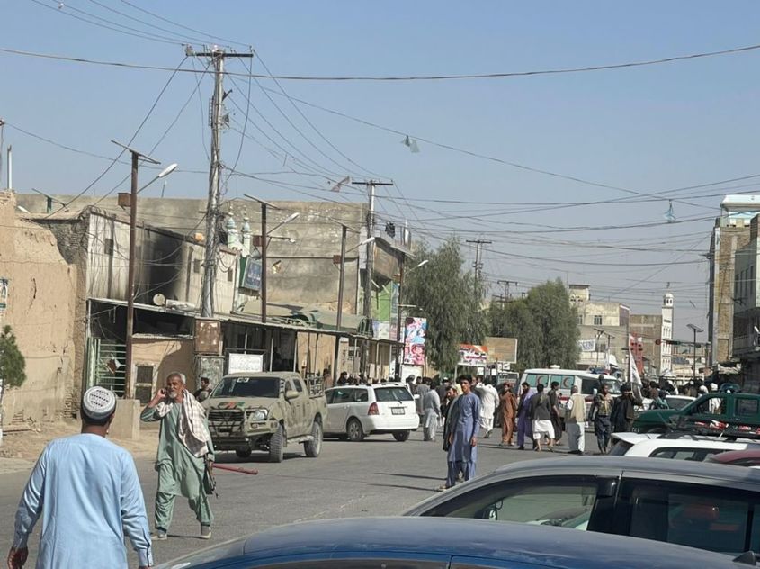 Втори атентат срещу джамия в Афганистан за седмица, има десетки жертви и ранени