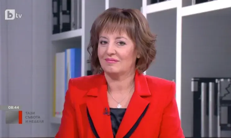 Мая Манолова открива кампанията с нова прическа: "На мутрите да им е ясно, че не съм блондинка"