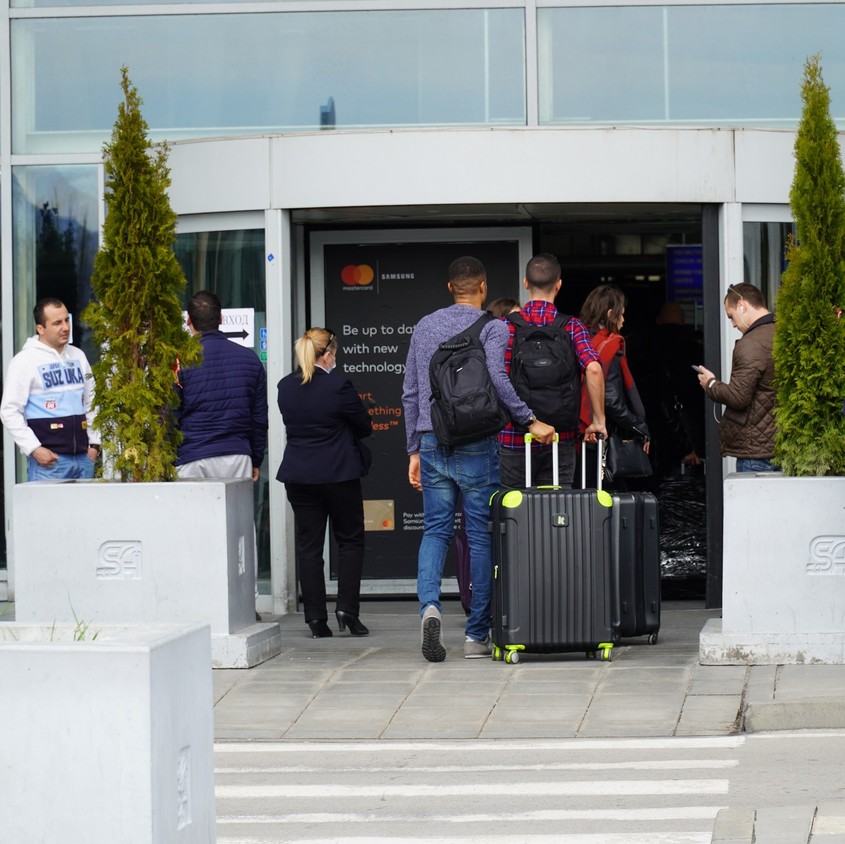 Транспортният министър започва нови преговори с концесионера на Летище "София"