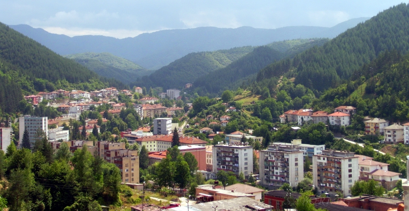 Прокуратурата разследва лекар по съмнения за фалшиви имунизации