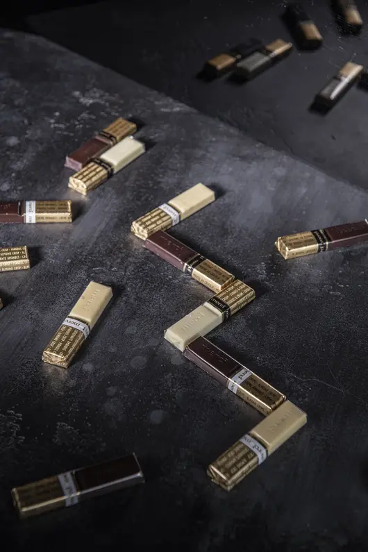 Шоколадова игра с merci черно и бяло 