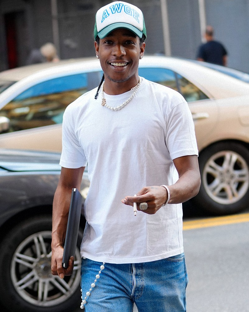 <p>Първи рапърът A$AP Rocky ги прие на "въоръжение".</p>